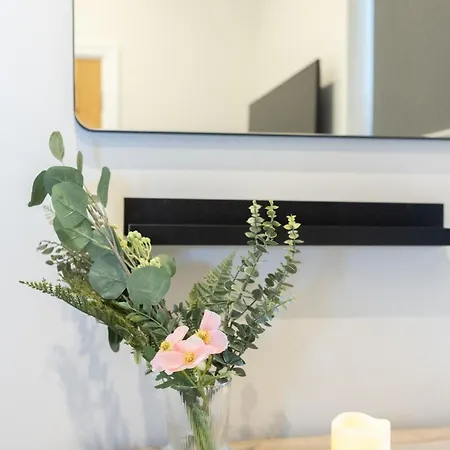 Lethbridge Villa 49 Apartment 2 Super Fibre Wifi, Free Parking Southport Exterior photo